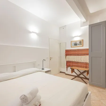 Apartment Casa Luna - 10 Min From Train Station
