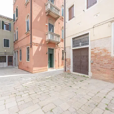 Casa Luna - 10 Min From Train Station