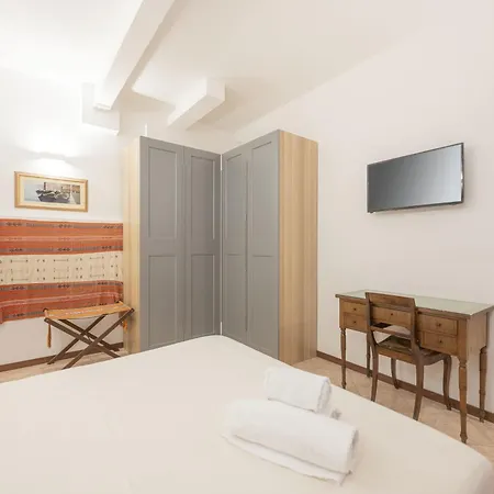 Apartment Casa Luna - 10 Min From Train Station