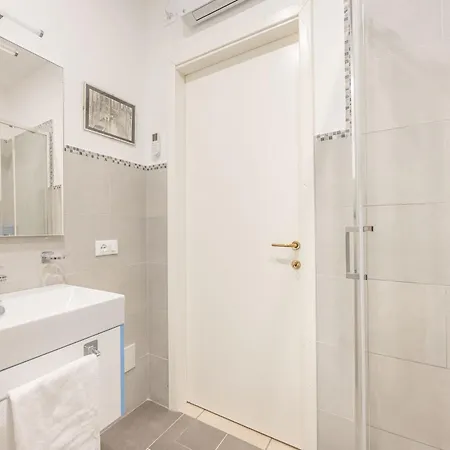 Casa Luna - 10 Min From Train Station Apartment Venice