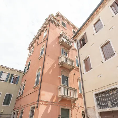 Apartment Casa Luna - 10 Min From Train Station *