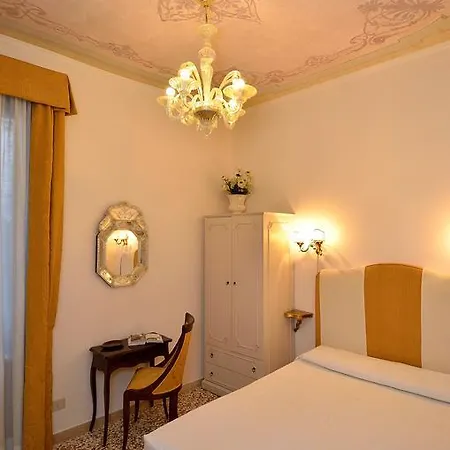 Ca Del Modena Only Bed & Breakfast 2*