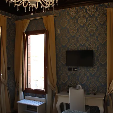 בית הארחה Charming Palace Santa Fosca