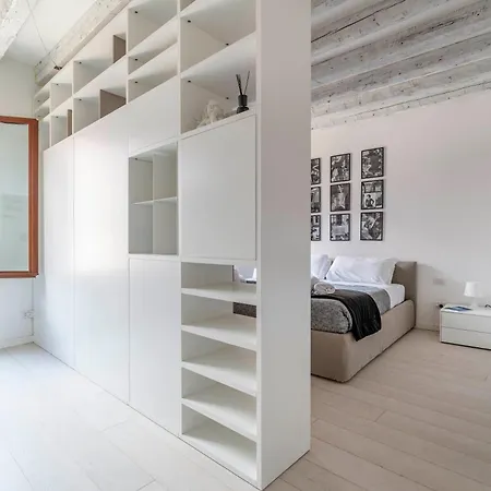 Apartment Black And White Venedig