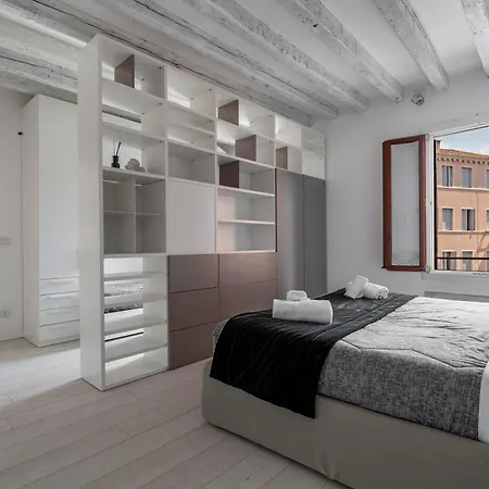Apartment Black And White Venedig