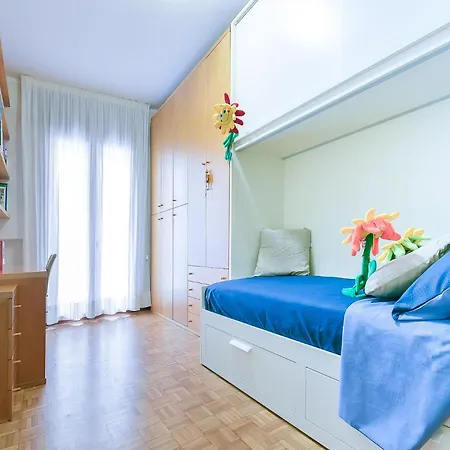 Queen Isabel Apartment *