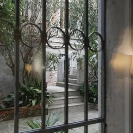 Apartment Accogliente Nuovo Centro Venice