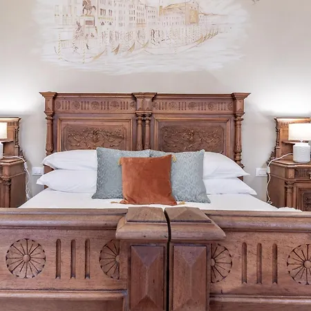 Italian Experience-riva Degli Schiavoni Boutique * Venice
