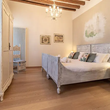 Italian Experience-riva Degli Schiavoni Boutique Apartment Venice