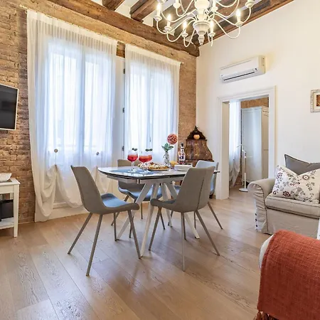 Italian Experience-riva Degli Schiavoni Boutique