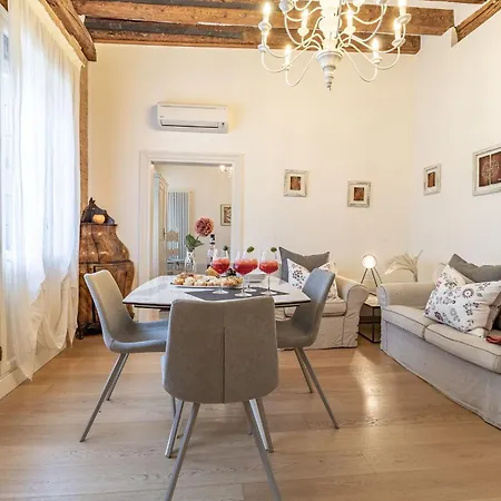Italian Experience-riva Degli Schiavoni Boutique *