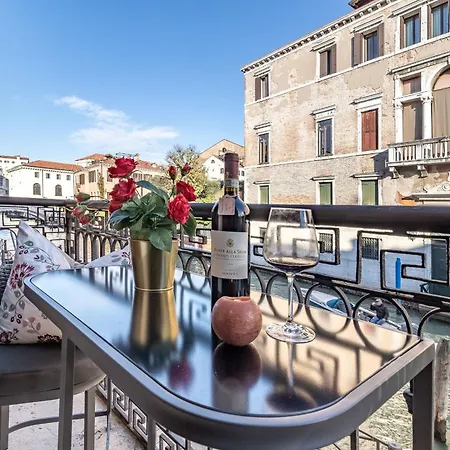 Italian Experience-riva Degli Schiavoni Boutique Apartment Venice