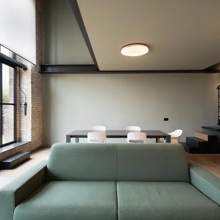 Penthouse - Loft With Canal View Apartment