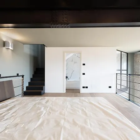 Penthouse - Loft With Canal View Apartment *