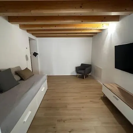 Daire Casa Rielta, Tram E Parking *