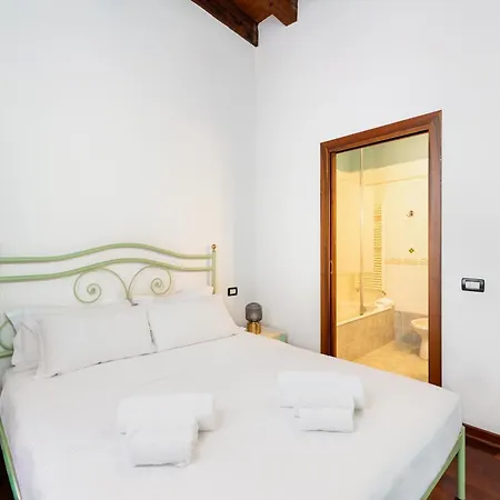 Apartment San Marco Canal View By Bricola