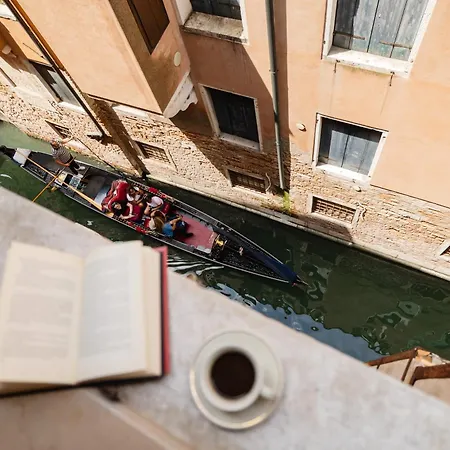 Apartment San Marco Canal View By Bricola