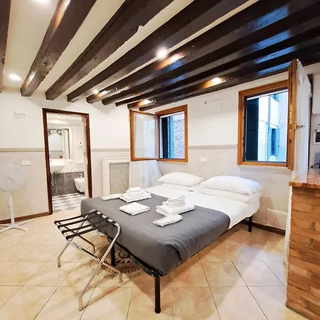 Lovely And Quiet Cannaregio Apartmán *
