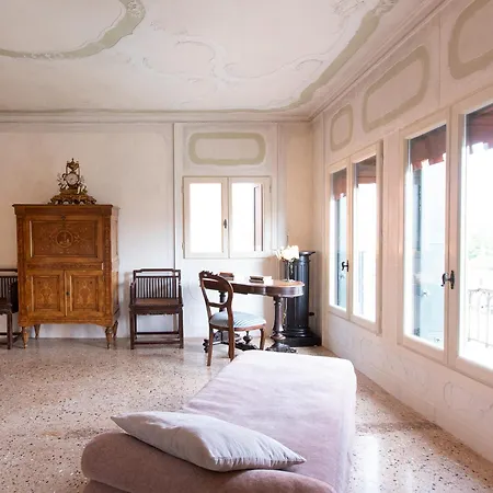 Palazzetto Pisani Grand Canal 4*