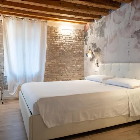 Guest house Hermes San Marco 2*