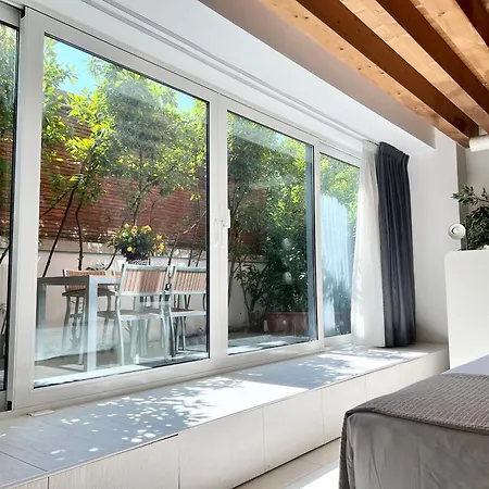 Lucky House Apartment *