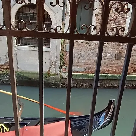 Ca Del Gambero Canal View Apartment Venice