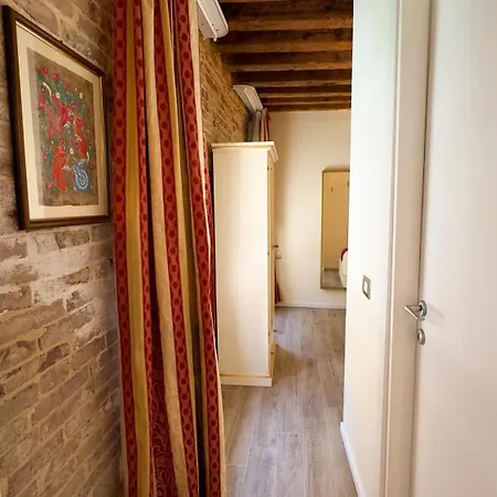 Graceful Barnaba Venice