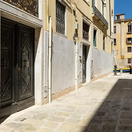 San Marco Canal View By Bricola Apartment Venice