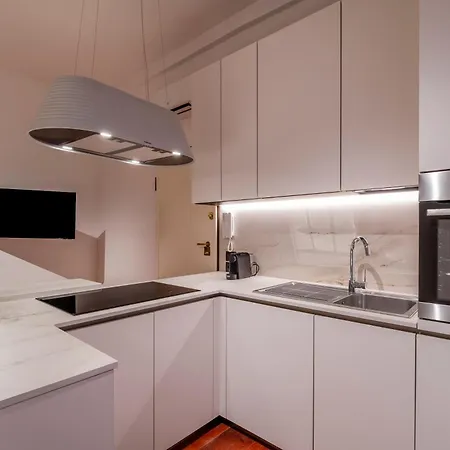 San Barnaba Palace R&r Apartment