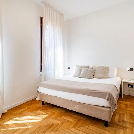 Apartment San Barnaba Palace R&r *
