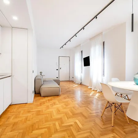 Apartment San Barnaba Palace R&r *