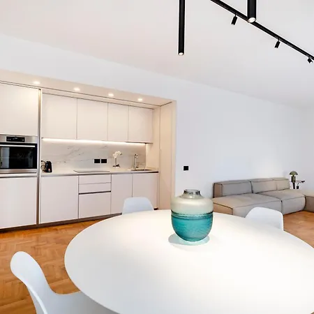 San Barnaba Palace R&r Apartment *
