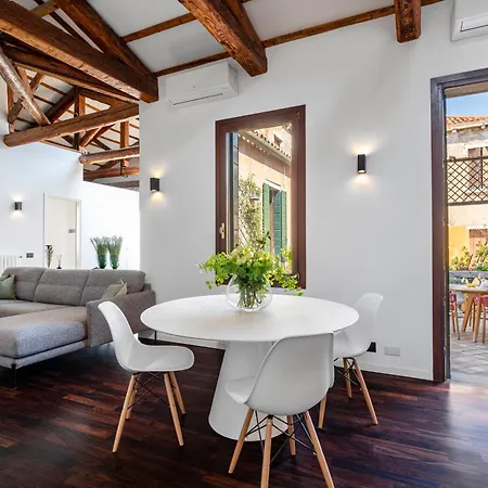 Apartment San Barnaba Palace R&r Venice