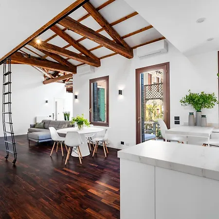 San Barnaba Palace R&r Apartment
