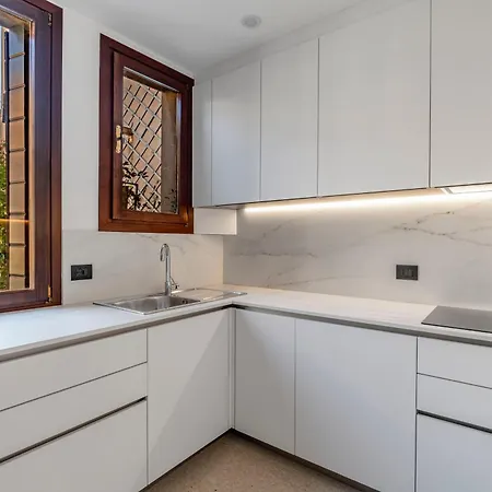 Apartment San Barnaba Palace R&r *