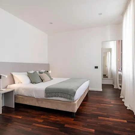 San Barnaba Palace R&r Apartment