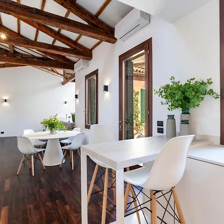 Apartment San Barnaba Palace R&r Venice