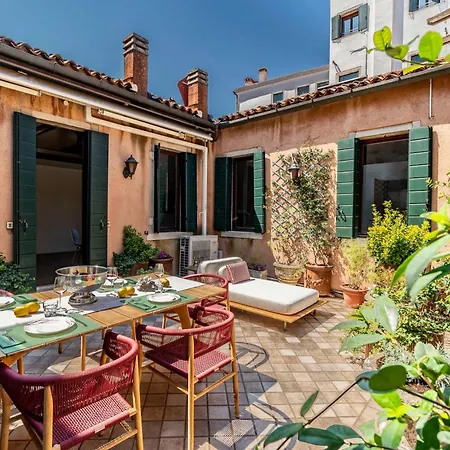 Apartment San Barnaba Palace R&r Venice