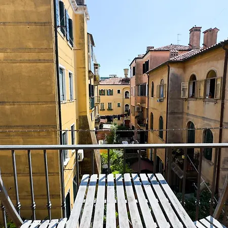 A Cannaregio Apartment Venice