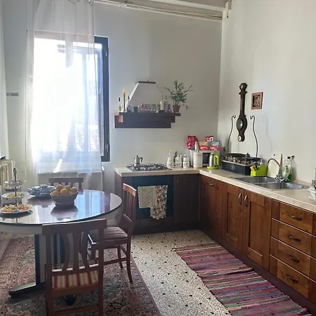 Rosa Guest house *