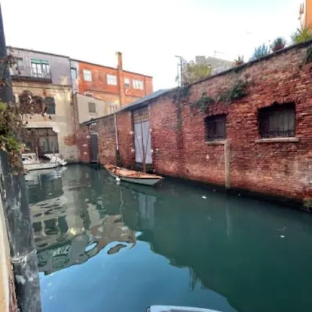 Ca'antica Sinagoga - Canal Front