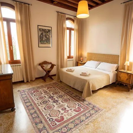 San Trovaso Apartment Venedig