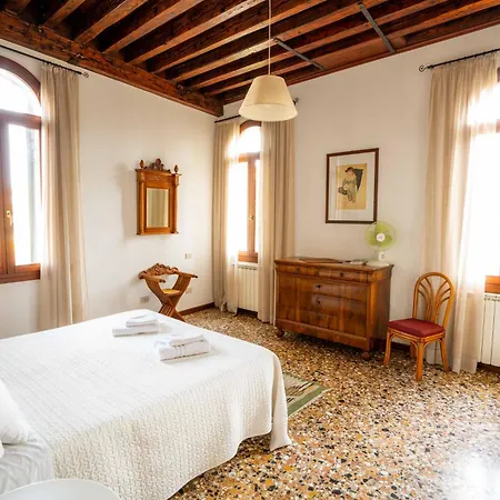 Apartment San Trovaso