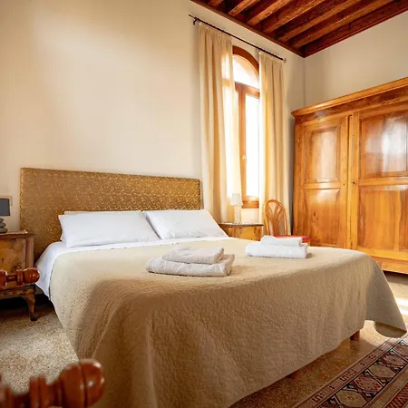 San Trovaso Apartment Venedig