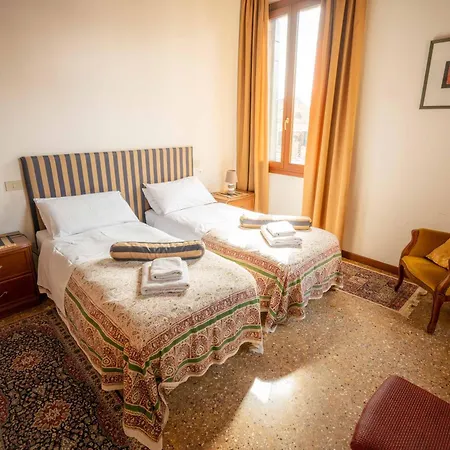 San Trovaso Apartment Venedig