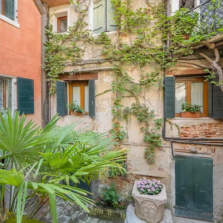 Apartment Paruta Corte Nascosta