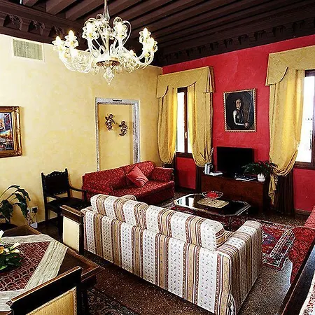 Palazzo Odoni 3*