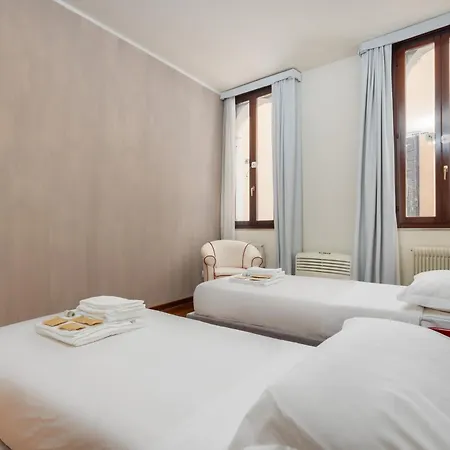 A 10 Passi Da San Marco Apartment