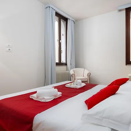 A 10 Passi Da San Marco Apartment *