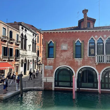 Ca'dei Nonni Canal View Appartamento *